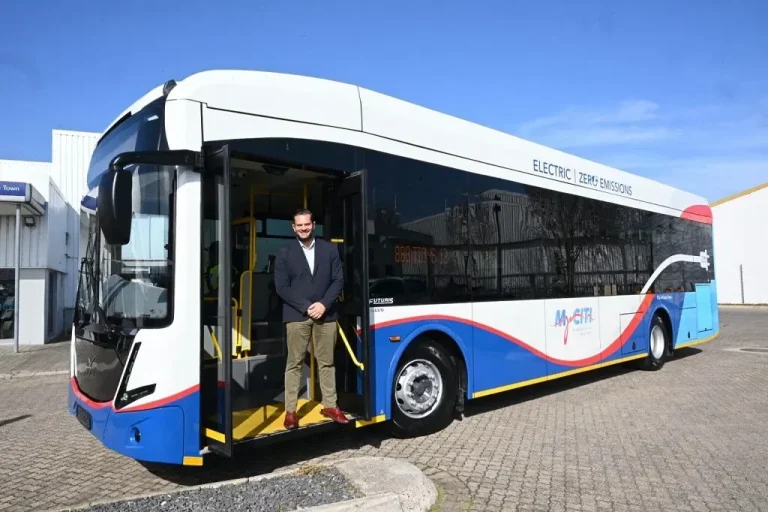 Презентован первый электробус для скоростной линии BRT в Кейптауне