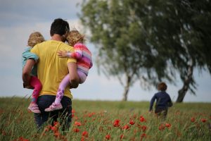 Місце проживання дитини після розлучення: домовленість, орган опіки та суд